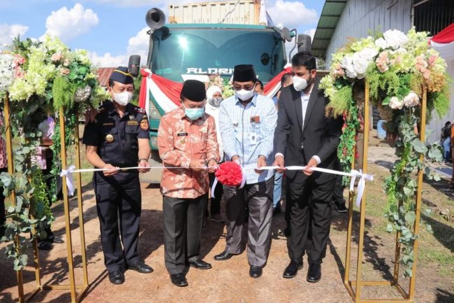 Gubernur Al Haris Lepas Eksport Perdana 18 Ton Pinang Jambi ke Arab Saudi