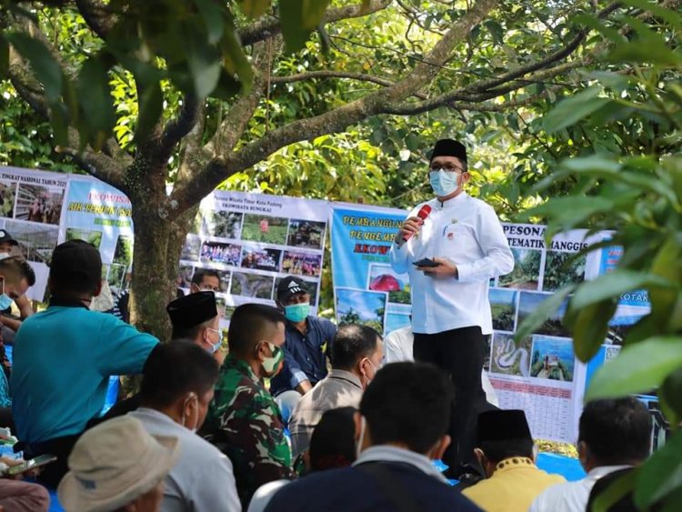 Sehari Berkantor di Kecamatan, Wako Hendri Septa  Dukung Pengembangan Agrowisata Kampung Manggis Pauh