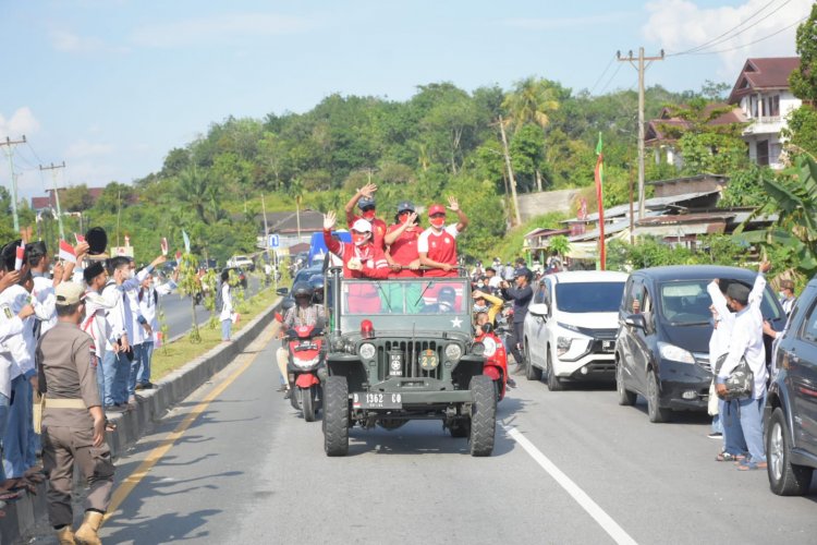 Diarak Keliling Kota Bangkinang dan Terima Bonus, Leani Ratri Oktila Terharu 