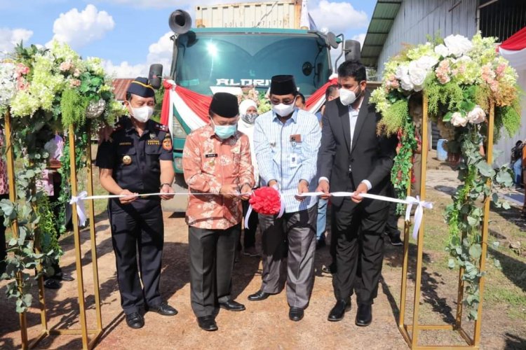 Gubernur Al Haris Lepas Eksport Perdana 18 Ton Pinang Jambi ke Arab Saudi