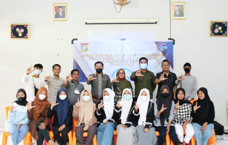 Arahkan Hobi Memotret, Pelajar SMA Kampar Diajari Teknik Fotografi 