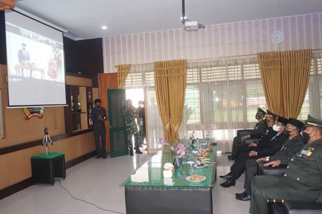 Bupati Safaruddin Ikuti Upacara Peringatan HUT TNI ke-76  Secara Virtual di Kodim 0306/50 Kota