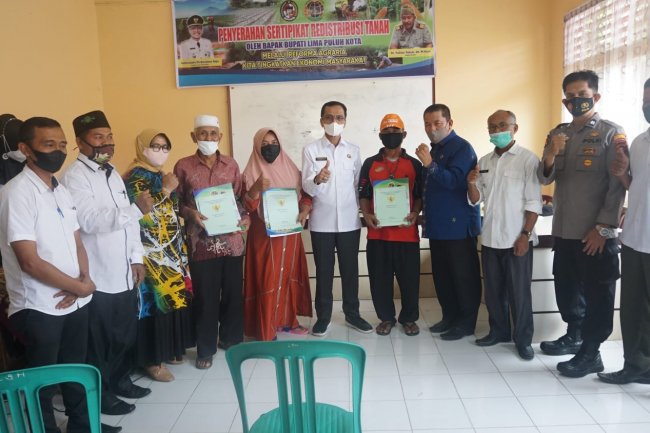 Bupati Safaruddin Serahkan 593 Persil Sertifikat Tanah Ke Masyarakat Limapuluh Kota