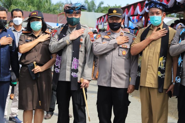 Kapolda Sumbar Tinjau Gebyar Vaksinasi Massal di Polsek Lunang Silaut, Bupati Pessel: Kita Instruksikan Nagari Tiap Hari Layani Vaksin