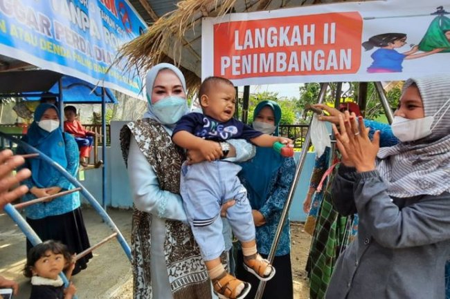 Turunkan Angka Stunting, Ny. Emiko Launching Pos Gizi Koto Baru Sehat