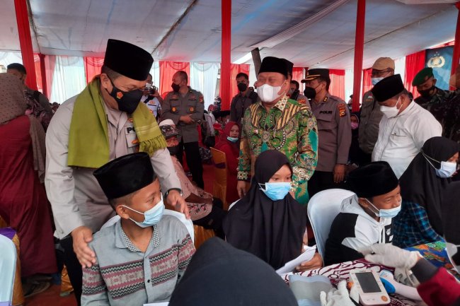 Peringati Hari Santri 2021, Kapolda Riau Gelar Vaksinasi di Ponpes Hidayatus Salafiyah Kampar