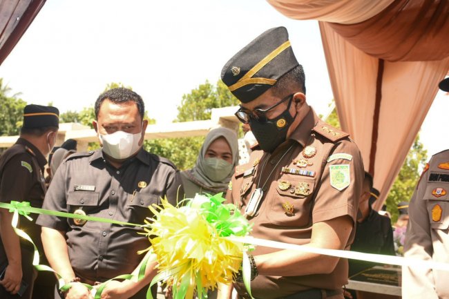 Datang ke Kampar, Wakil Jaksa Agung RI Resmikan Masjid Ar- Rahman