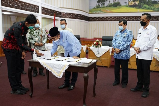 Lima Segmen Batas Wilayah Disepakati, Kabupaten Solok Tandatangani  Batas dengan Kabupaten Tanah Datar   