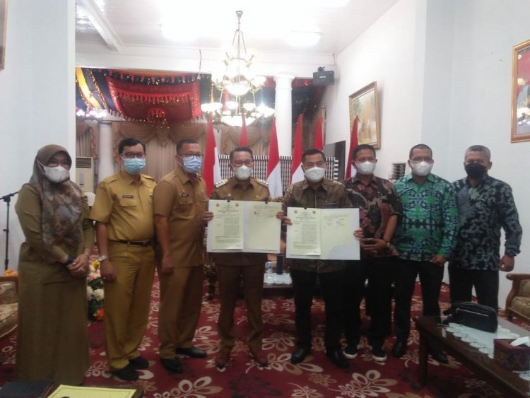 Kerjasama Peningkatan SDM, Tanah Datar-Politeknik Negeri Padang Tandatangani Nota Kesepakatan