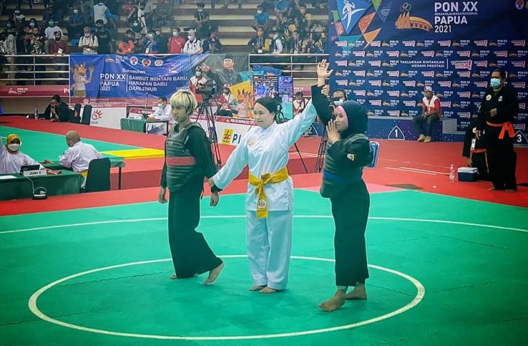 Pesilat Winda Nova Yelni  Persembahkan  Emas Untuk Sumbar