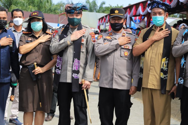 Kapolda Sumbar Tinjau Gebyar Vaksinasi Massal di Polsek Lunang Silaut, Bupati Pessel: Kita Instruksikan Nagari Tiap Hari Layani Vaksin