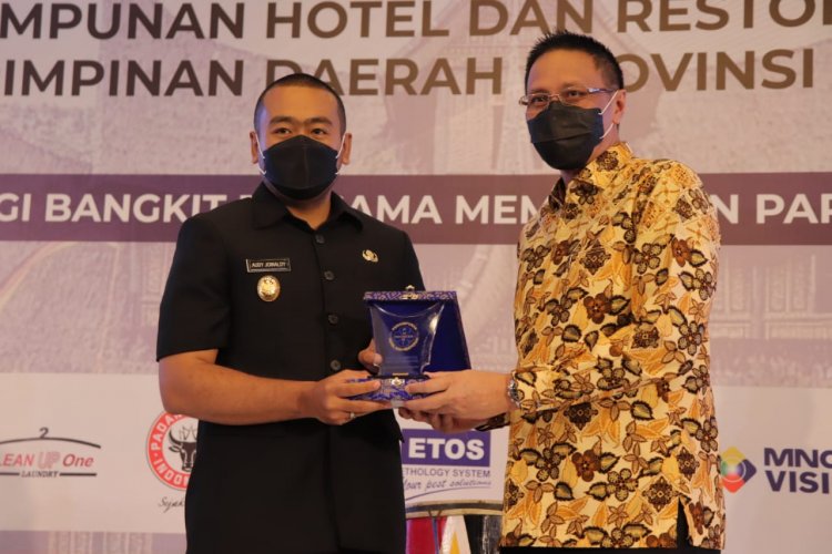 Buka Musda PHRI, Audy Joinaldy: Jangkauan Pemasaran Pariwisata Sumbar Harus Diperluas   