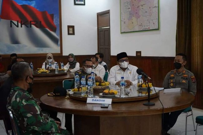Tingkatkan Capaian Vaksinasi, Bupati Eka Putra Siap Laksanakan Arahan Panglima TNI dan Kapolri