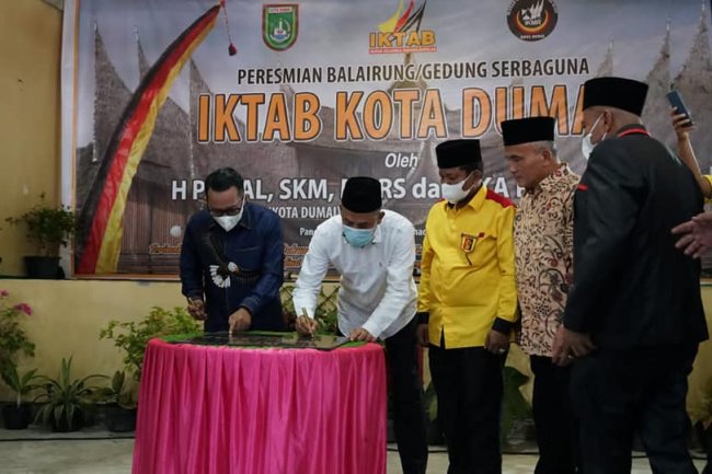 Bersama Walikota Dumai, Bupati Eka Putra Resmikan Gedung Pertemuan IKTAB Tanjung Barulak