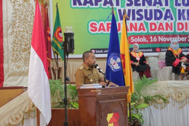 UMMY Solok Wisuda 115 Sarjana, Wagub Audy: Anak Muda Sekarang  Didorong Menjadi Enterpreneur