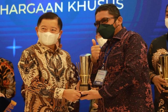 Hebat! Kota Padang Raih Penghargaan Terbaik II Perencanaan Pembangunan Kota se-Indonesia