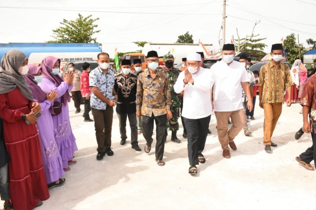Hadiri Peringatan Maulid Nabi,  Bupati Kampar: Tidak Ada Istilah Hari Libur, Semua Hari Sama Untuk Masyarakat