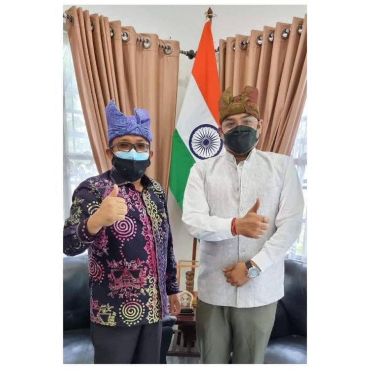 Tawarkan Kerjasama Bidang IT dan Investasi di Padang, Hendri Septa Temui Konjen India