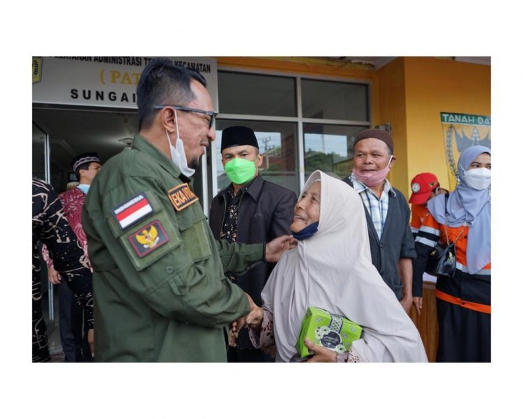 600 Mustahik  Terima Bantuan Logistik dari Baznas Tanah Datar