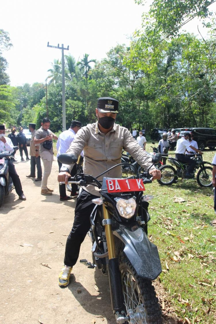 Tunjukkan Kebersamaan, Bupati dan Wabup Sijunjung Kunjungi Nagari Padang Lawe Resmikan Dam Parit Sungai Baringin