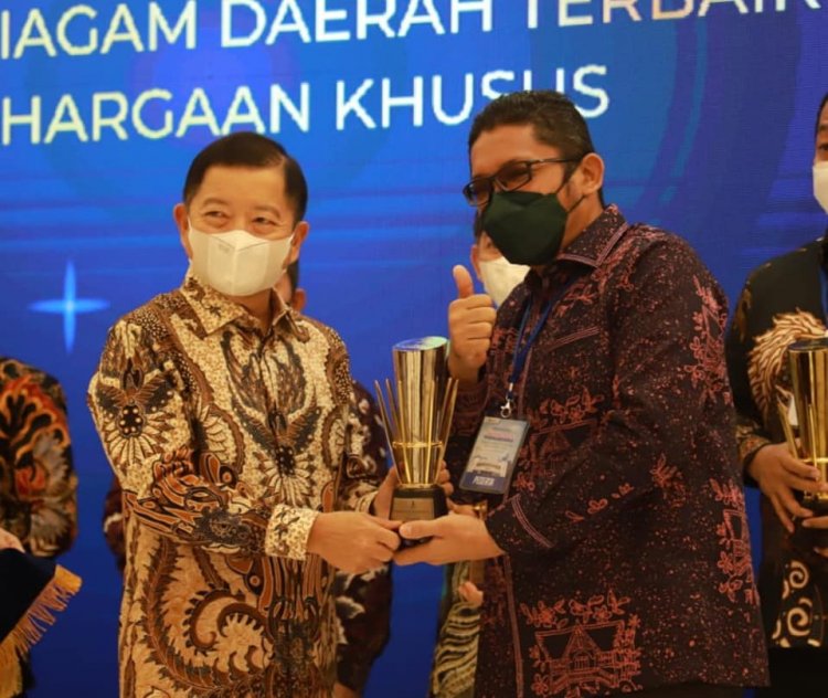 Hebat! Kota Padang Raih Penghargaan Terbaik II Perencanaan Pembangunan Kota se-Indonesia