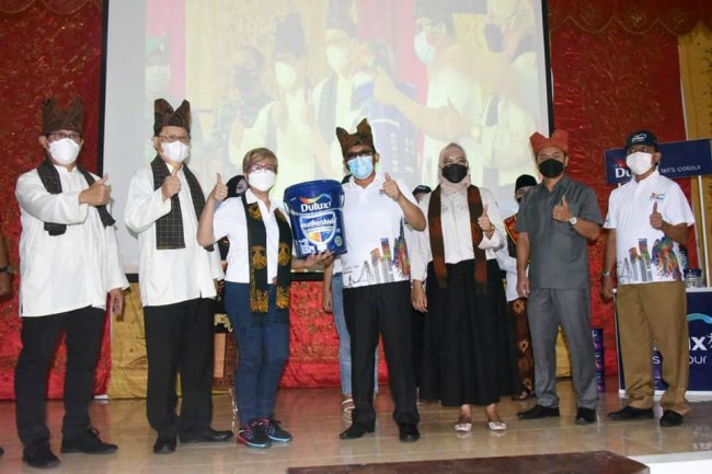 Gandeng Dulux,  Wali Kota Padang Percantik Kawasan Kota Tua dan Jembatan Siti Nurbaya