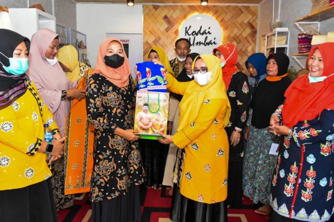 Tingkatkan Daya Saing IKM, Dekranasda Kampar Temu Ramah dengan Pengrajin