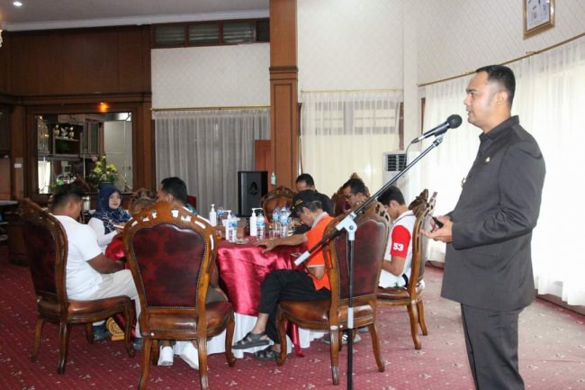 Bupati Sijunjung Lepas Atlet Arung Jeram Ikuti Kerjurnas di Lampung Barat