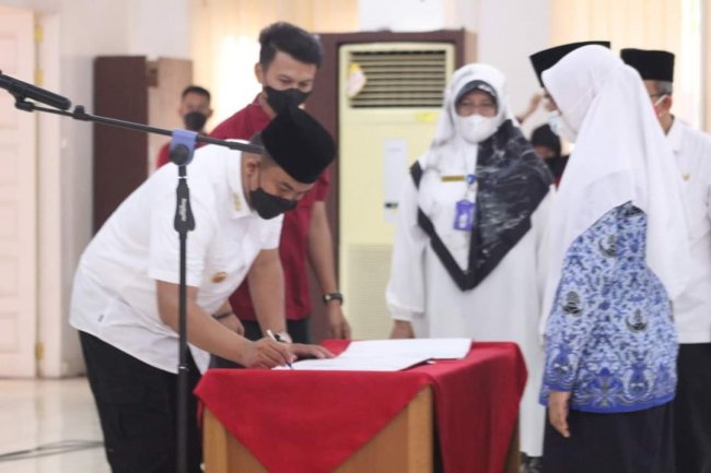 Lantik 58 Pejabat, Bupati Dharmasraya: Jabatan adalah Kepercayaan Pimpinan Atas Penilaian Kinerja