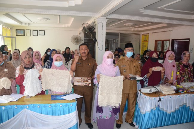 Gelar Pembinaan Inovasi UMKM, Ketua Dekranasda Agam Apresiasi  Nagari Nan Tujuah Palupuah