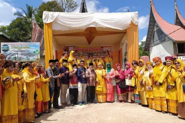 Kembangkan Potensi Nagari, Festival Sumarak Nagari Simarasok Dibuka Bupati Agam.