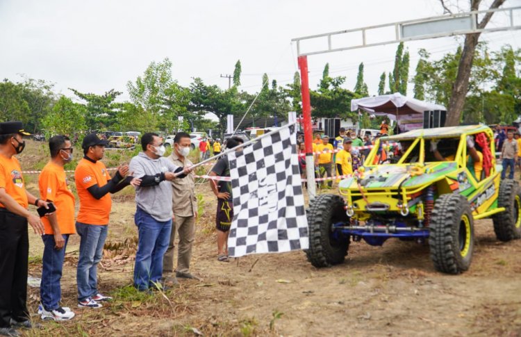 Bupati Kampar Lepas Peserta Off Road dan Adventure Riau Challenge Seri 2