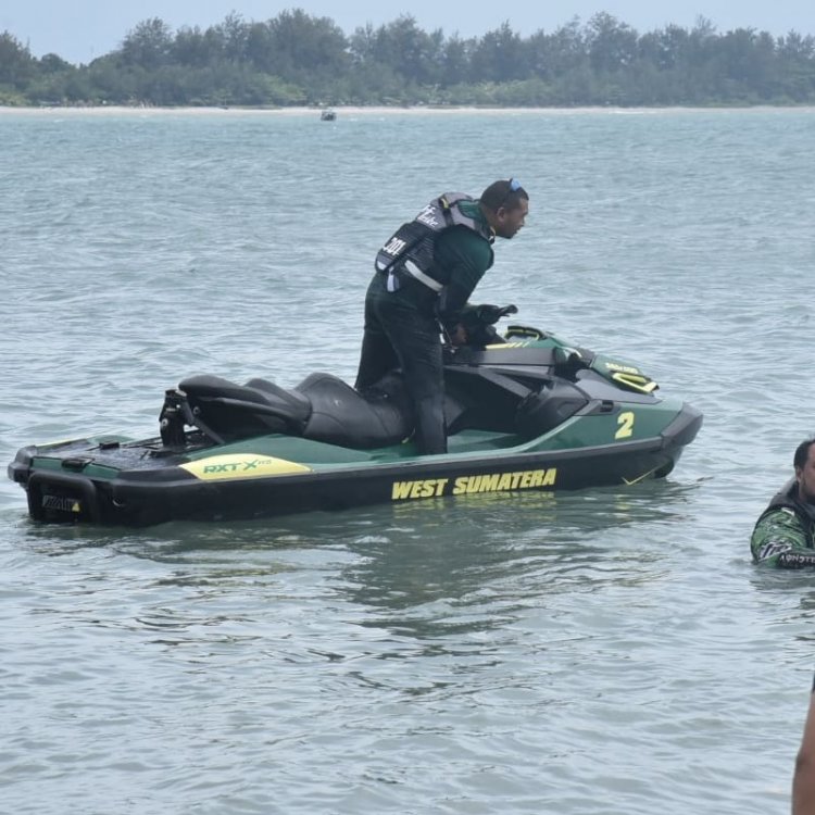 Pacu Jetsky di Perairan Laut Kota Pariaman, Audy Joinaldy Kagumi Keindahan Pulau Angso Duo  