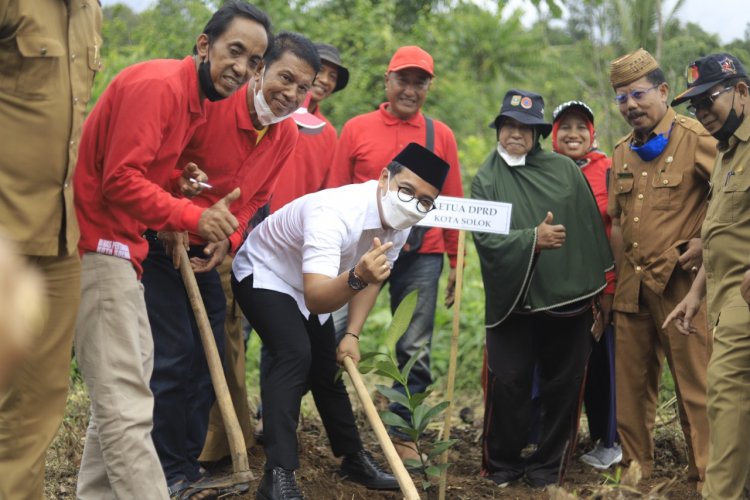 Kelompok Tani Titian Aie  Solok Budidayakan Tanaman Manggis