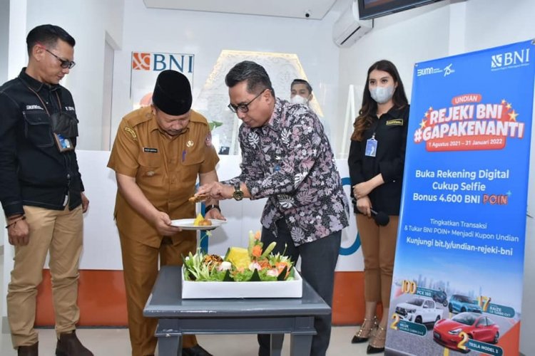 Bupati Agam Resmikan Relokasi Kantor Kas BNI ke Ampek Angkek