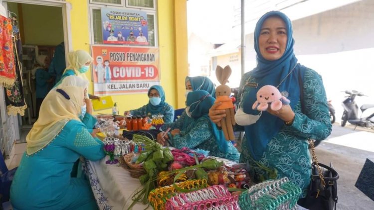 Penilaian Lomba HKG PKK, Tim Penilai TP-PKK Kota Pariaman Kunjungi Empat Desa di Kecamatan Berbeda