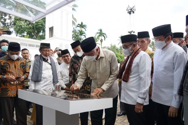Resmikan Masjid Raya Lubuk Jantan Lintau Buo Utara,  Gubernur Sumbar Dukung Penuh Program Keagamaan di Tanah Datar