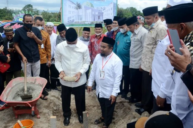Gubernur Sumbar Letakkan Batu Pertama Pembangunan Gedung Pusat Dakwah Kabupaten Agam
