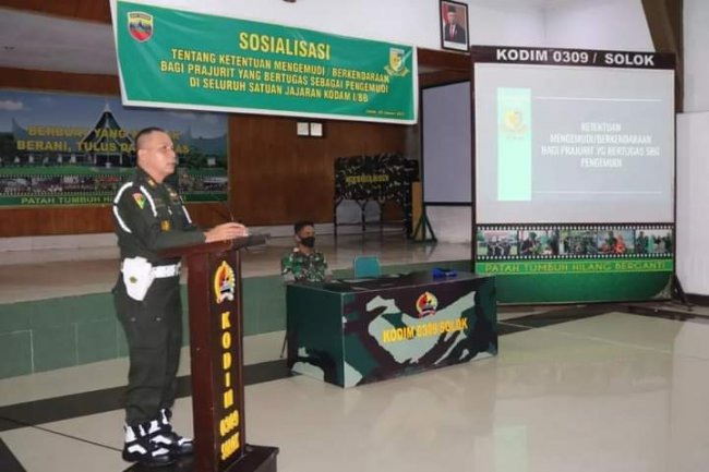 Denpom Solok Gelar Sosialisasi Aturan Mengemudi Bagi Prajurit TNI