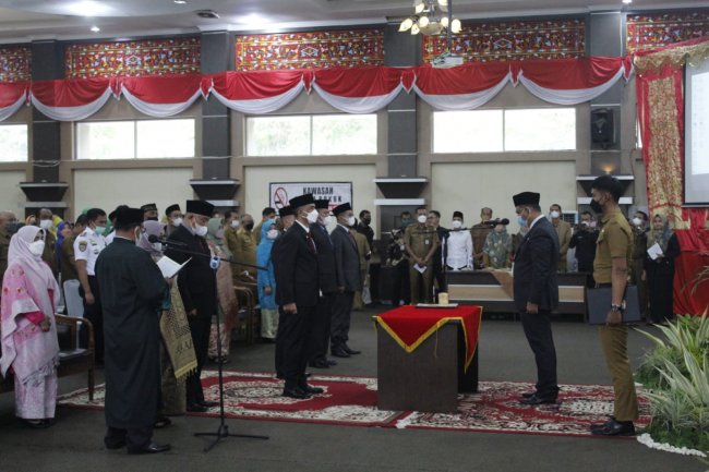 Dilantik Bersama Lima Pejabat Eselon II/b Lainnya, Medison Akhirnya Menjadi Sekda Kab Solok Definitif