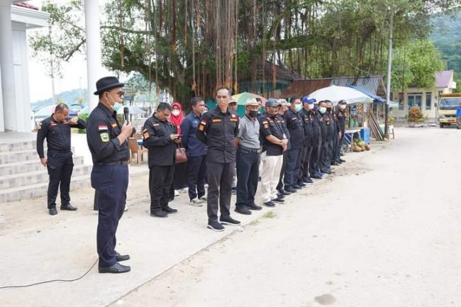 Pimpin Goro di Objek Wisata Dermaga, Bupati Solok Lepas Ikan Tawes di Danau Singkarak