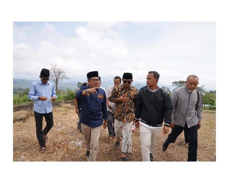 Pembangunan Ponpes Manahijusadat Salimpaung Ditinjau Bupati Eka Putra