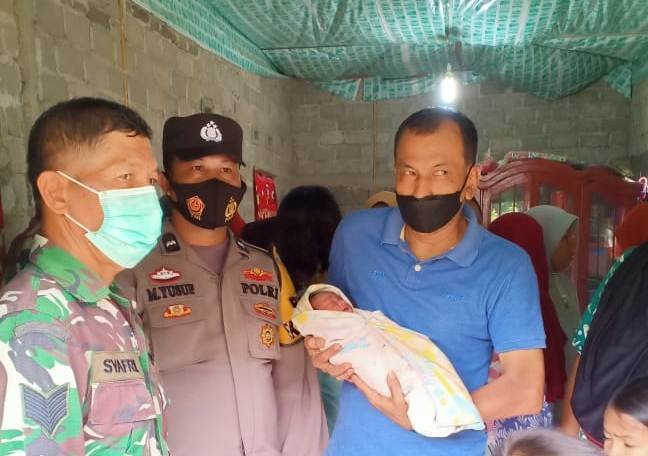 Warga Inderapura Pancung Soal Geger, Menjelang Subuh Temukan Bayi Diteras Rumah