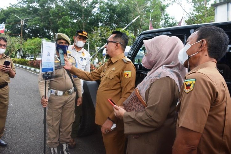 Kawasan Kantor Bupati Tanah Datar Berlakukan Penerapan QR Code Peduli Lindungi 