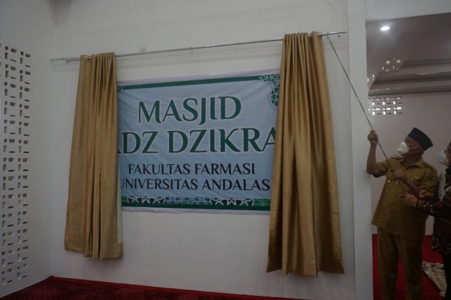 Resmikan Masjid Adz Zikra Fakultas Farmasi Unand, Gubernur Sumbar:  Masjid di Kampus  Memberikan Kenyamanan dan Suasana Kondusif