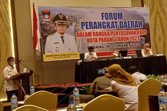 RKPD Kota Padang 2023 Harus Merefleksikan Pencapaian Visi Misi Wali Kota