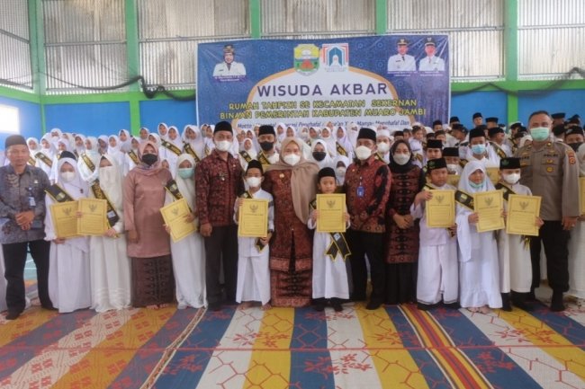 204 santri wisuda hafidz Qur’an Di Muaro Jambi