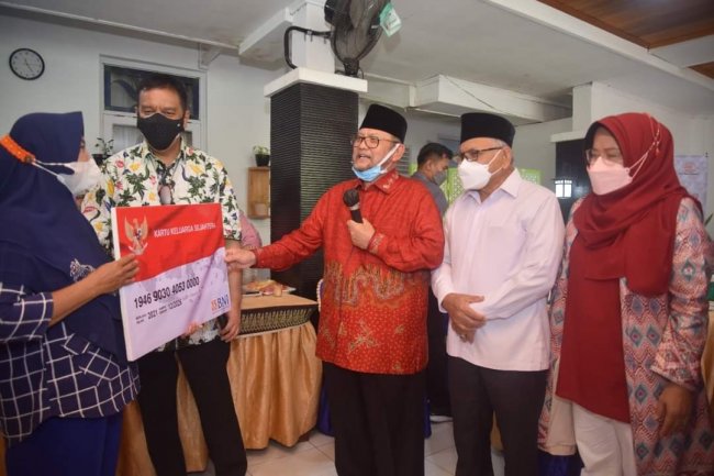 Kemensos Salurkan Bantuan ATENSI  Untuk 50 Penerima di Sawahlunto