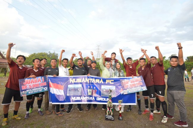 Diikuti 48 Tim, Nusantara FC Juara I Open turnamen Mini Soccer Desa Salo