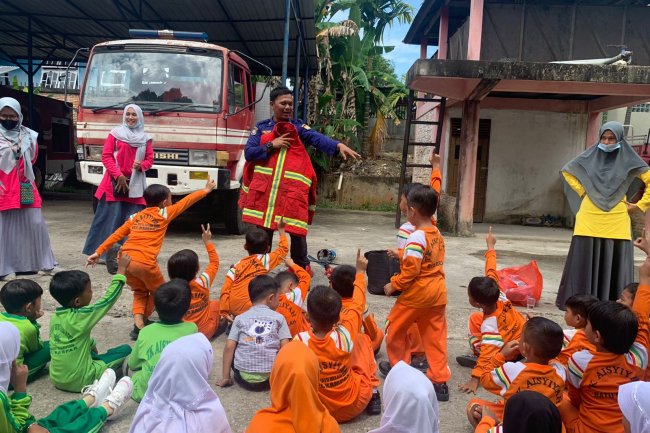 Kenalkan Alat dan Tata Cara Penyelamatan dan Pemadam Kebakaran Sejak Dini